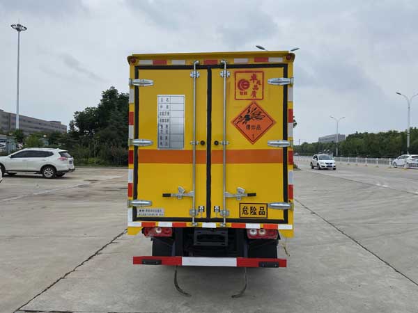 楚勝牌CSC5043XQYSH6型爆破器材運(yùn)輸車(chē)